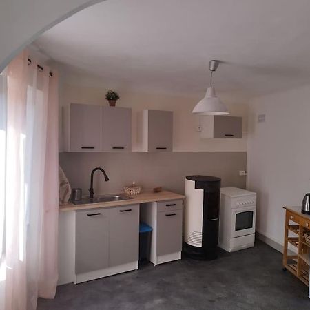 Jolie Maison De Bourg Tout Equipee 10Km D'Ambert Saint-Amant-Roche-Savine Eksteriør bilde